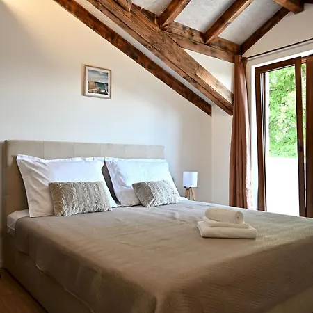 Markanovi Dvori By Interhome * Imotski